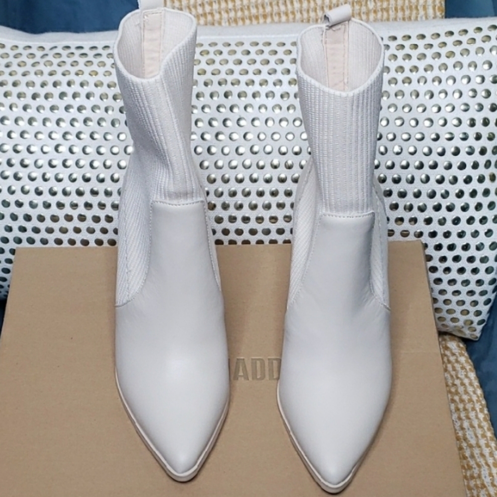 STEVE MADDEN LEA BONE COLORED ANKLE BOOTS NWB NEVER WORN size 7